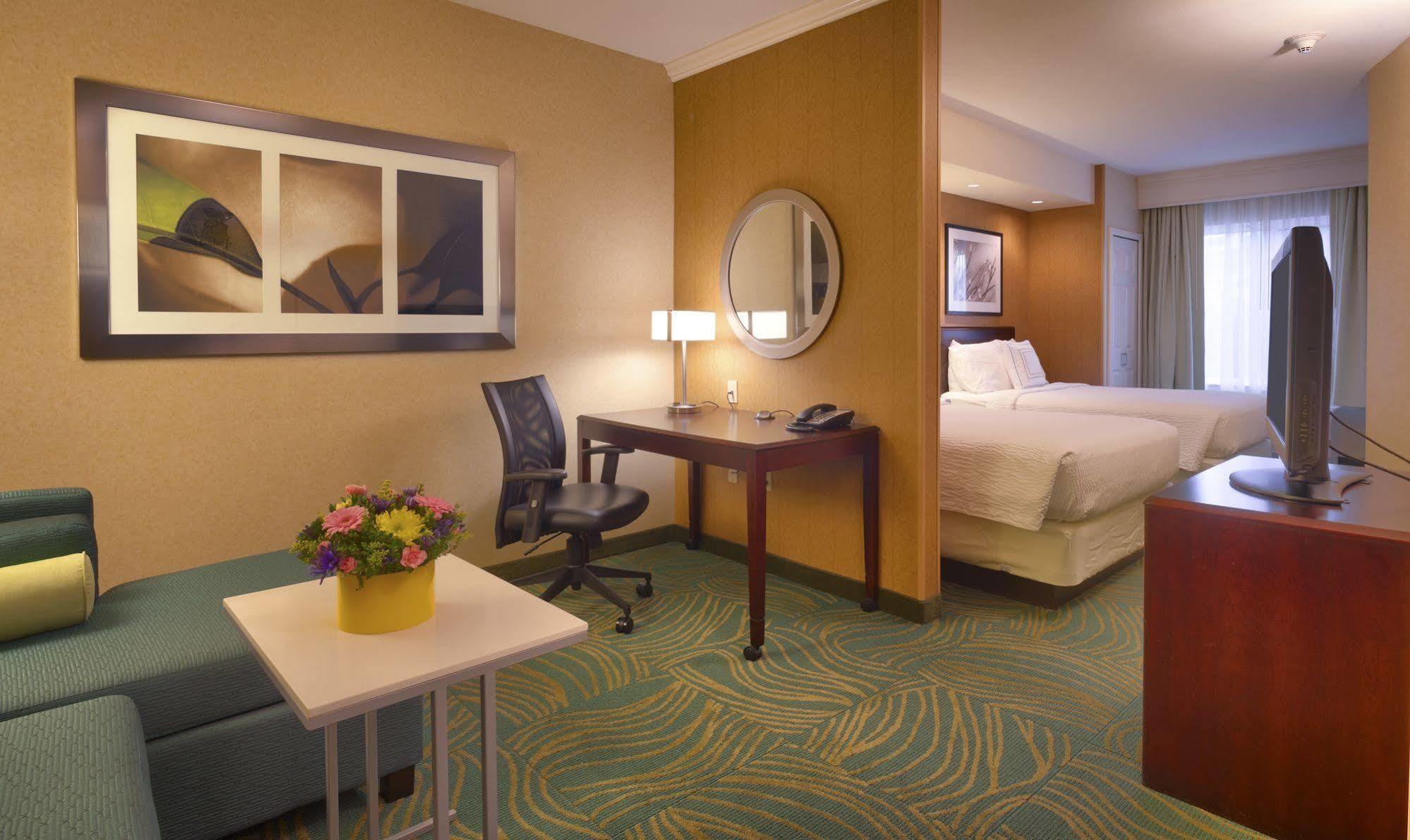 Springhill By Marriott Salt Downtown 3*